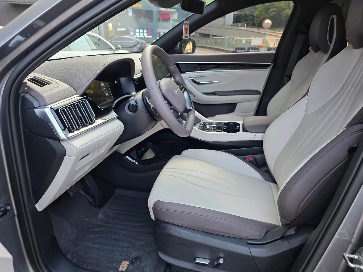 2019 HongQi HS5 2.0T 224HP L4 6AT,autocango,china used car exporter,china ev exporter,chinese used car exporter,chinese used ev exporter