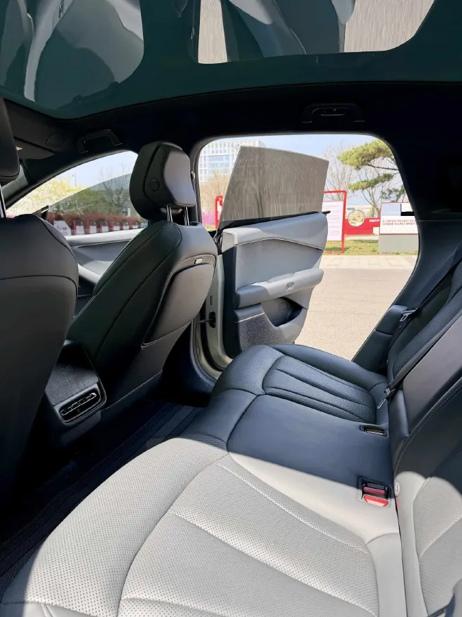 2024 Xpeng P7+ BEV 60.7KWH,autocango,china used car exporter,china ev exporter,chinese used car exporter,chinese used ev exporter