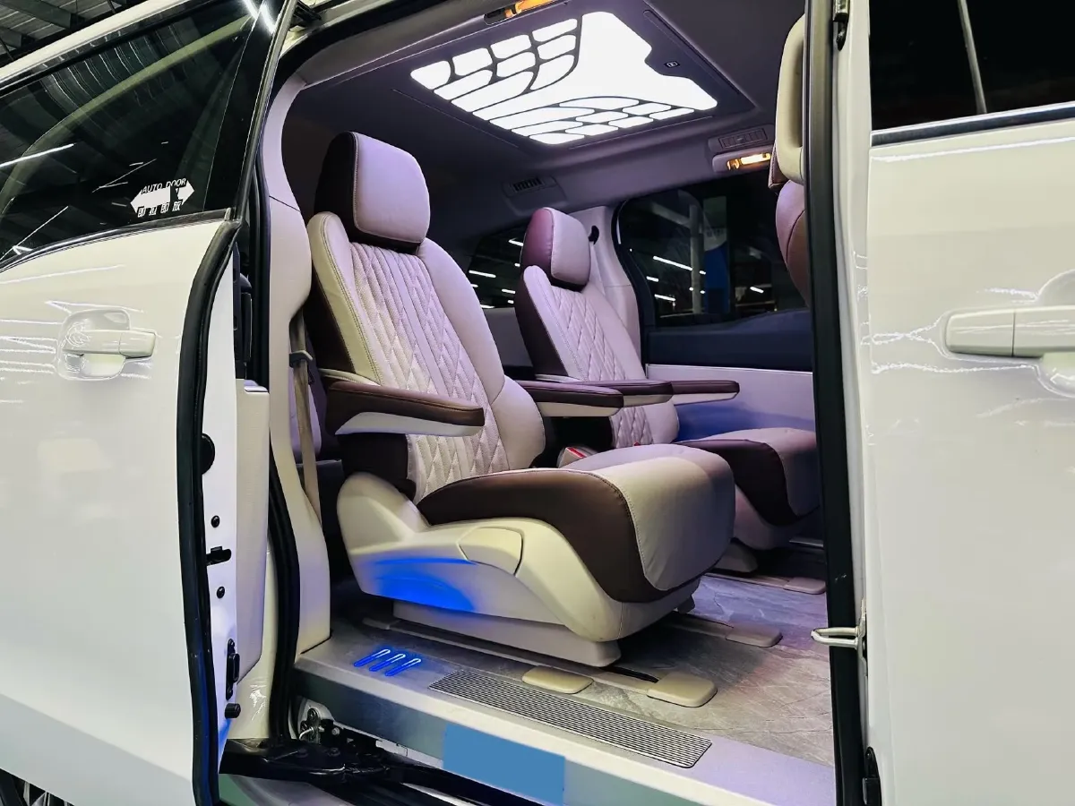 2022 Buick GL8 2.0T 237HP L4 9AT,autocango,china used car exporter,china ev exporter,chinese used car exporter,chinese used ev exporter