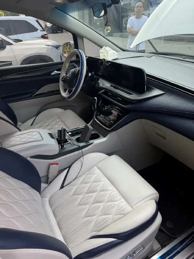 2022 Buick GL8 2.0T 237HP L4 9AT,autocango,china used car exporter,china ev exporter,chinese used car exporter,chinese used ev exporter