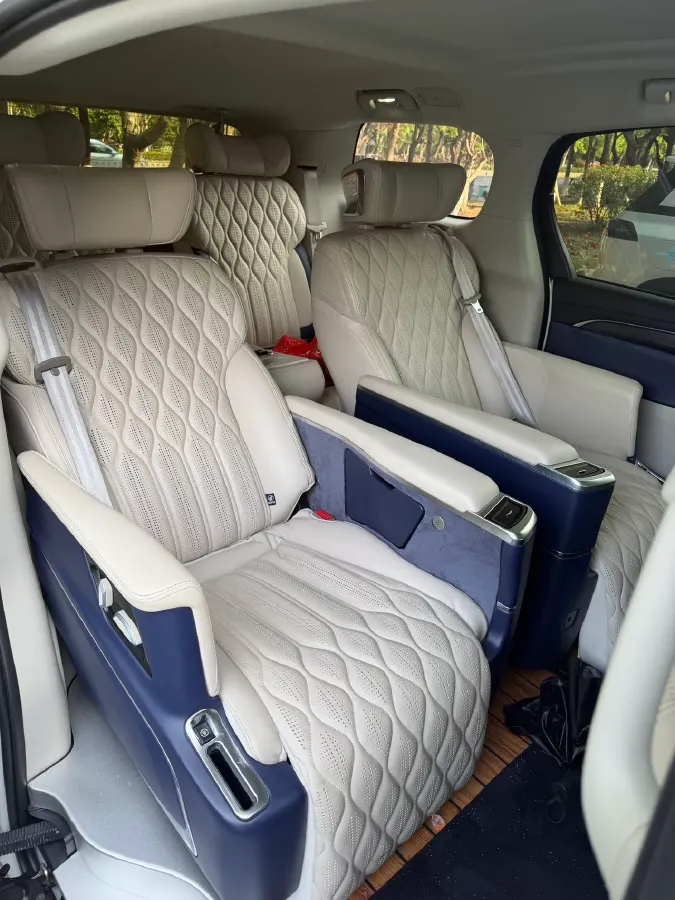 2022 Buick GL8 2.0T 237HP L4 9AT,autocango,china used car exporter,china ev exporter,chinese used car exporter,chinese used ev exporter