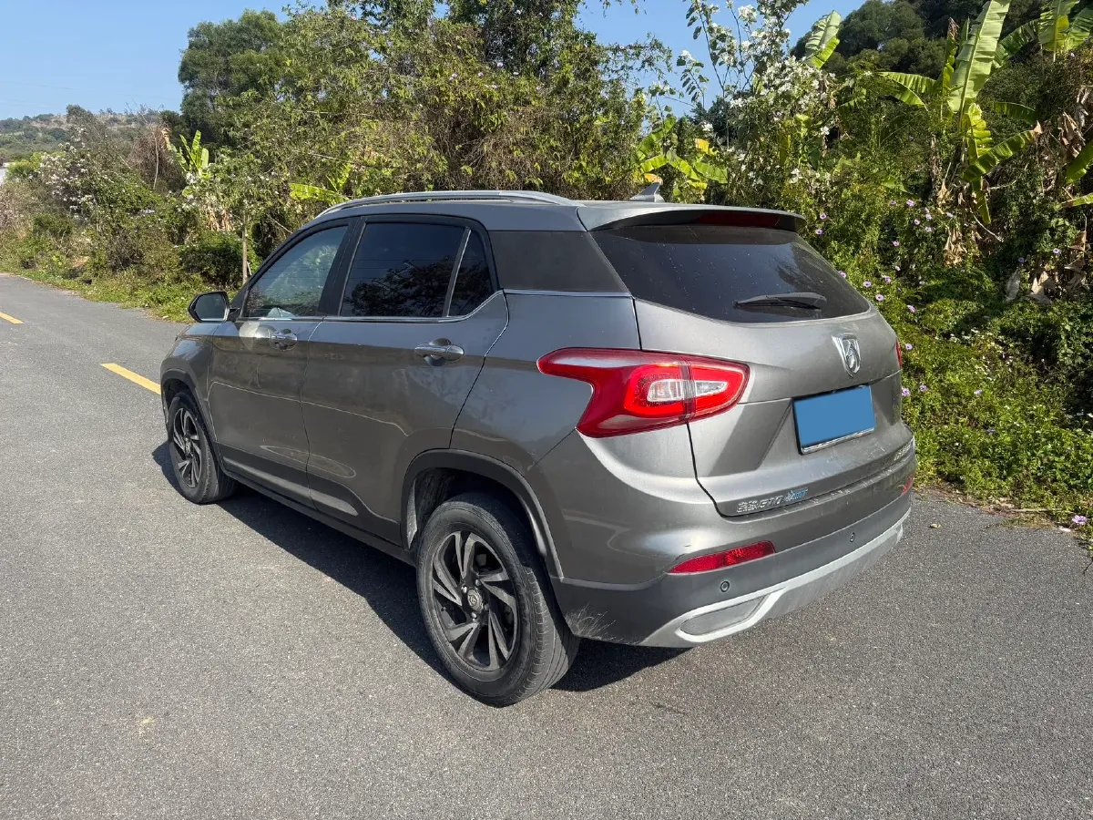 2017 HaiMa S5 Young Edition 1.6L 122HP L4 5MT,autocango,china used car exporter,china ev exporter,chinese used car exporter,chinese used ev exporter