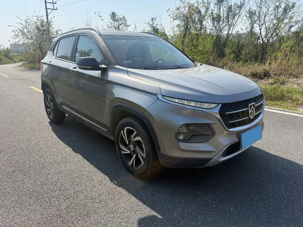 2017 HaiMa S5 Young Edition 1.6L 122HP L4 5MT,autocango,china used car exporter,china ev exporter,chinese used car exporter,chinese used ev exporter