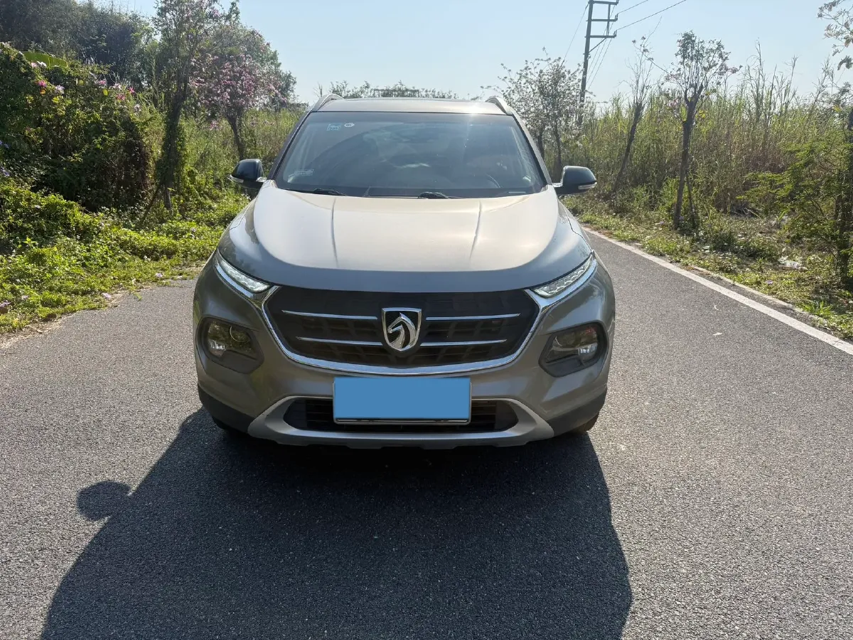 2017 HaiMa S5 Young Edition 1.6L 122HP L4 5MT,autocango,china used car exporter,china ev exporter,chinese used car exporter,chinese used ev exporter