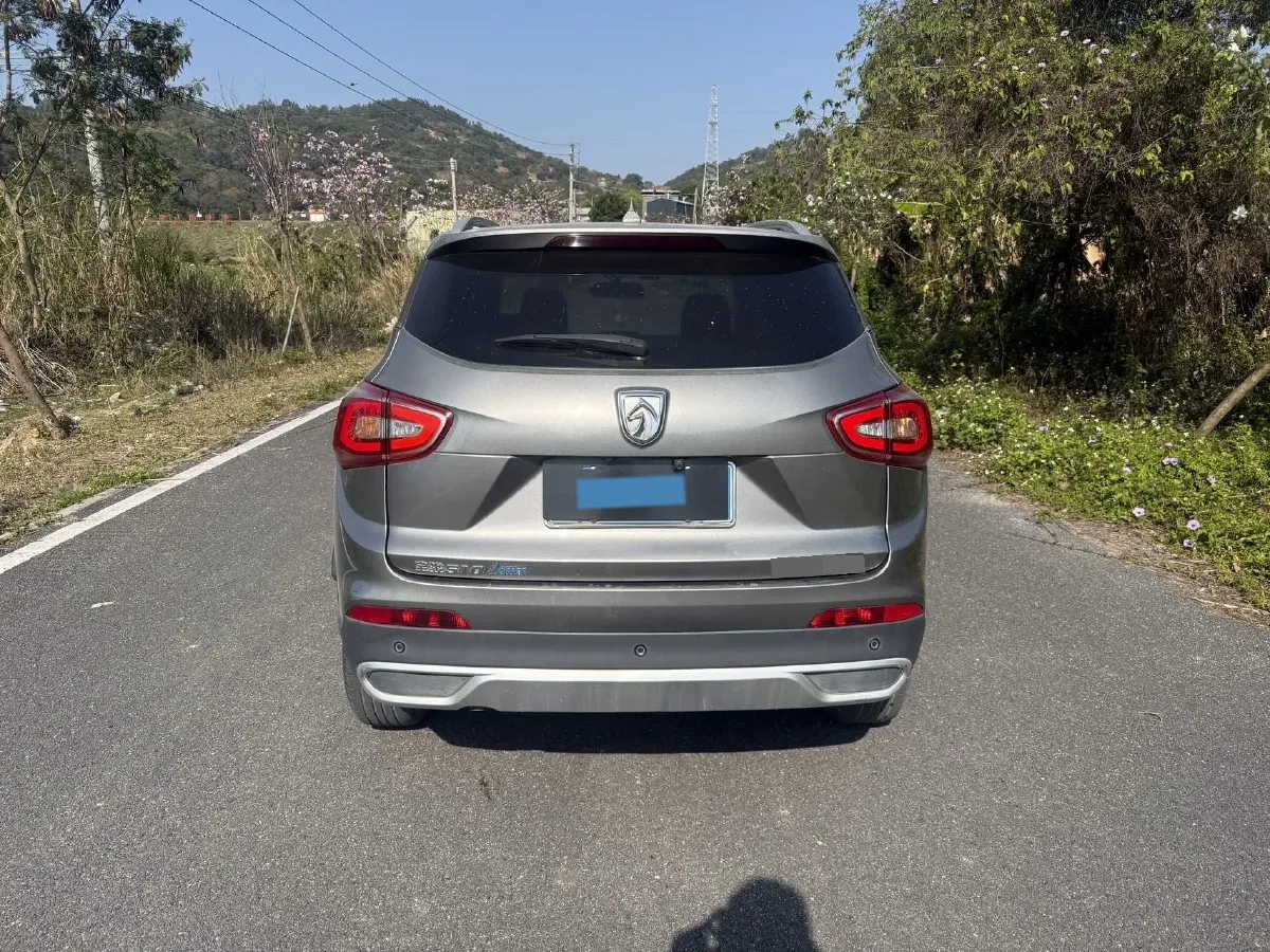 2017 HaiMa S5 Young Edition 1.6L 122HP L4 5MT,autocango,china used car exporter,china ev exporter,chinese used car exporter,chinese used ev exporter