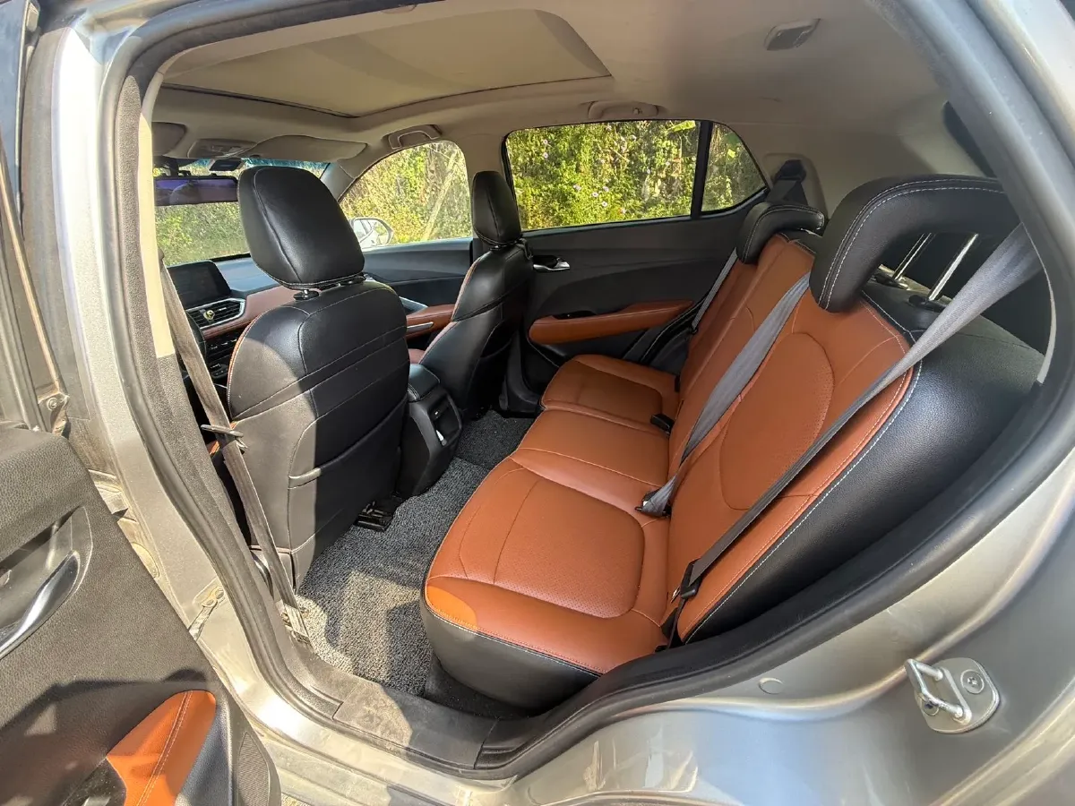 2017 HaiMa S5 Young Edition 1.6L 122HP L4 5MT,autocango,china used car exporter,china ev exporter,chinese used car exporter,chinese used ev exporter