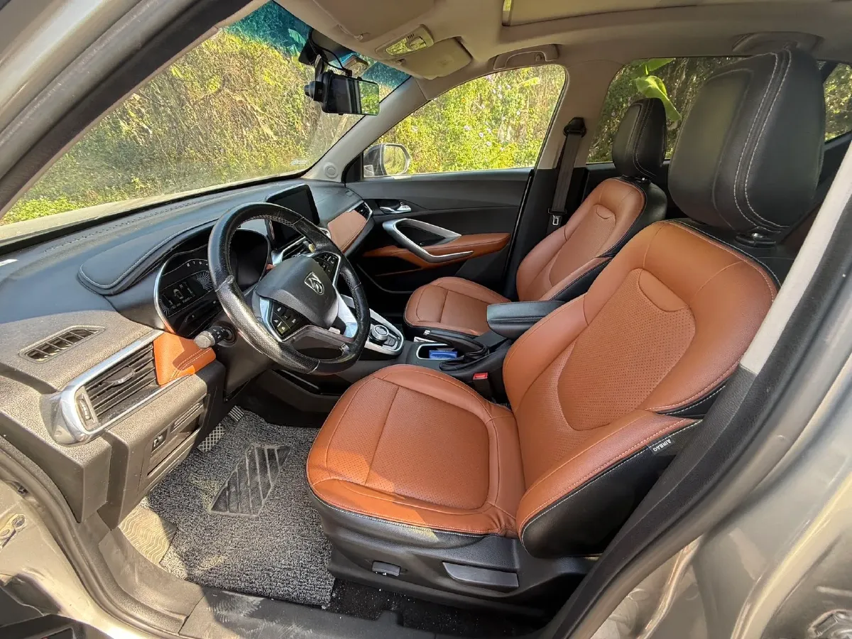 2017 HaiMa S5 Young Edition 1.6L 122HP L4 5MT,autocango,china used car exporter,china ev exporter,chinese used car exporter,chinese used ev exporter