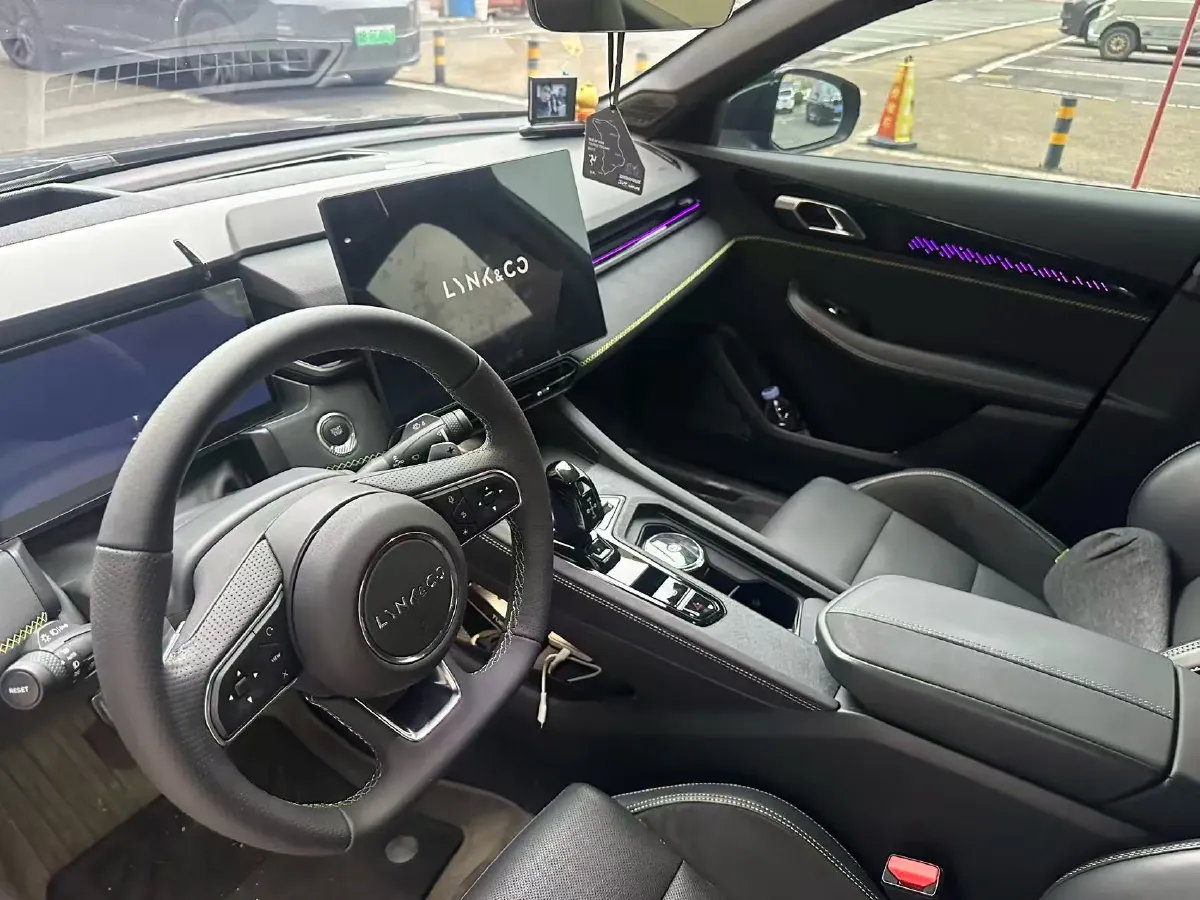 2025 LYNK&CO 03 2.0T 254HP L4 7DCT,autocango,china used car exporter,china ev exporter,chinese used car exporter,chinese used ev exporter