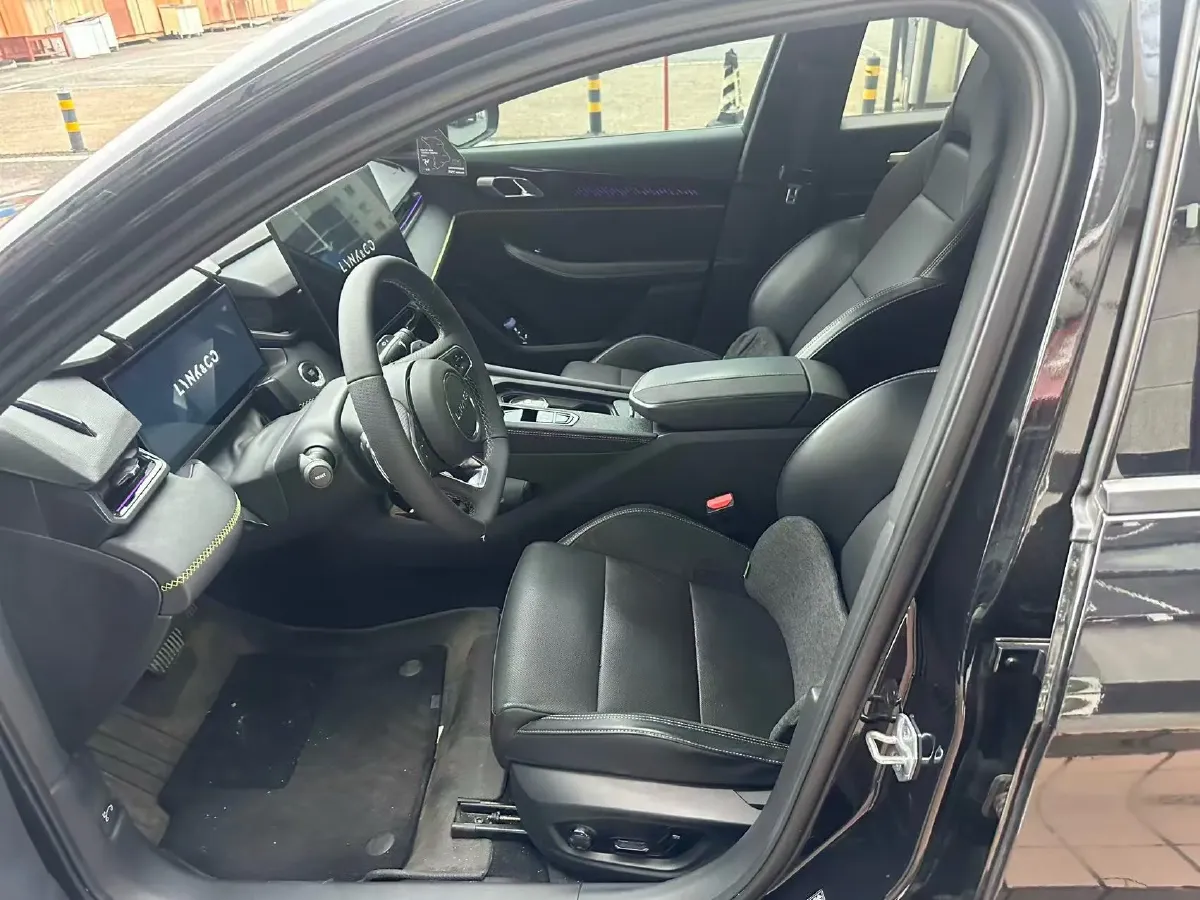 2025 LYNK&CO 03 2.0T 254HP L4 7DCT,autocango,china used car exporter,china ev exporter,chinese used car exporter,chinese used ev exporter