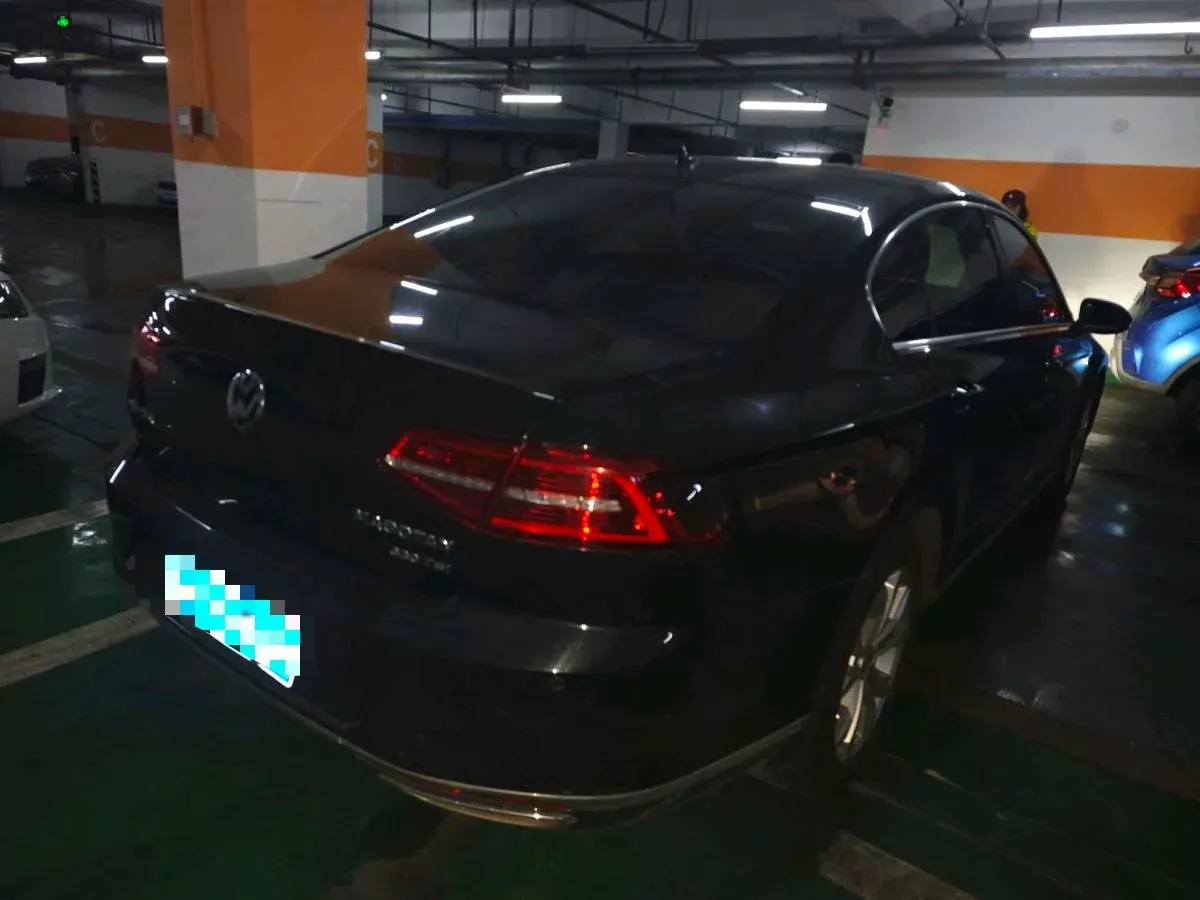 2019 Volkswagen Magotan 2.0T 186HP L4 7DCT,autocango,china used car exporter,china ev exporter,chinese used car exporter,chinese used ev exporter