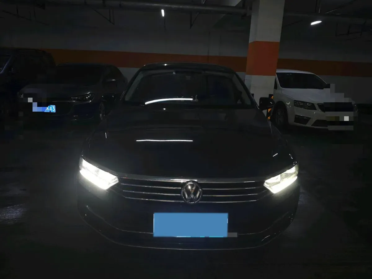 2019 Volkswagen Magotan 2.0T 186HP L4 7DCT,autocango,china used car exporter,china ev exporter,chinese used car exporter,chinese used ev exporter