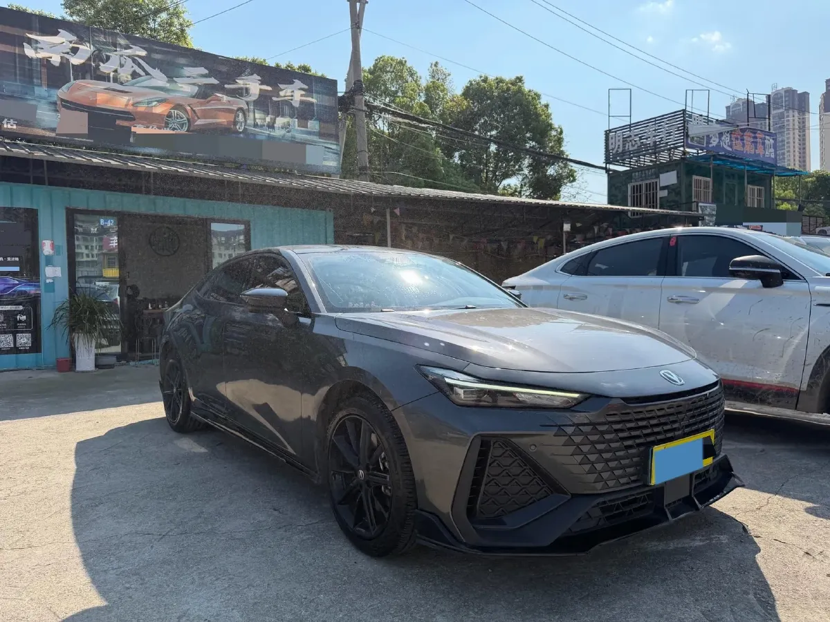 2023 ChangAn UNI-V 2.0T 233HP L4 8AT,autocango,china used car exporter,china ev exporter,chinese used car exporter,chinese used ev exporter