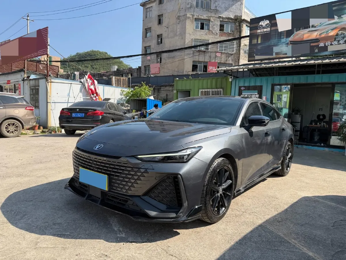 2023 ChangAn UNI-V 2.0T 233HP L4 8AT,autocango,china used car exporter,china ev exporter,chinese used car exporter,chinese used ev exporter