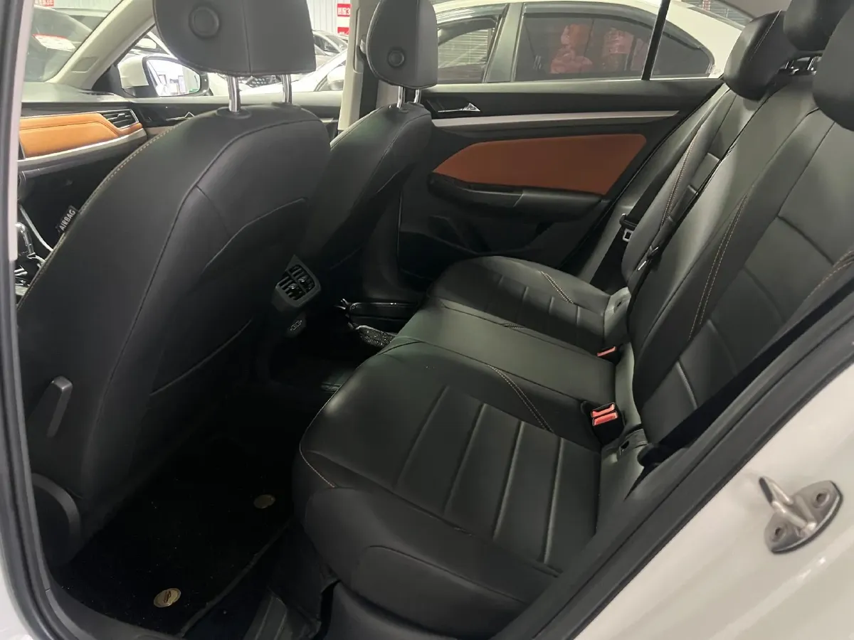 2023 Volkswagen Bora 1.2T 116HP L4 7DCT,autocango,china used car exporter,china ev exporter,chinese used car exporter,chinese used ev exporter