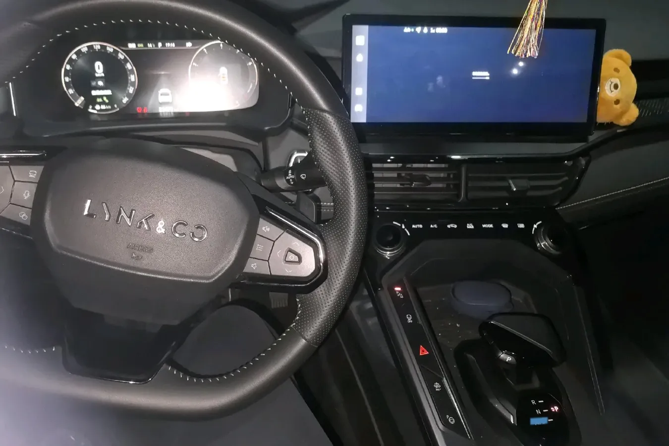 2023 LYNK&CO 03 1.5T 181HP L4 7DCT,autocango,china used car exporter,china ev exporter,chinese used car exporter,chinese used ev exporter