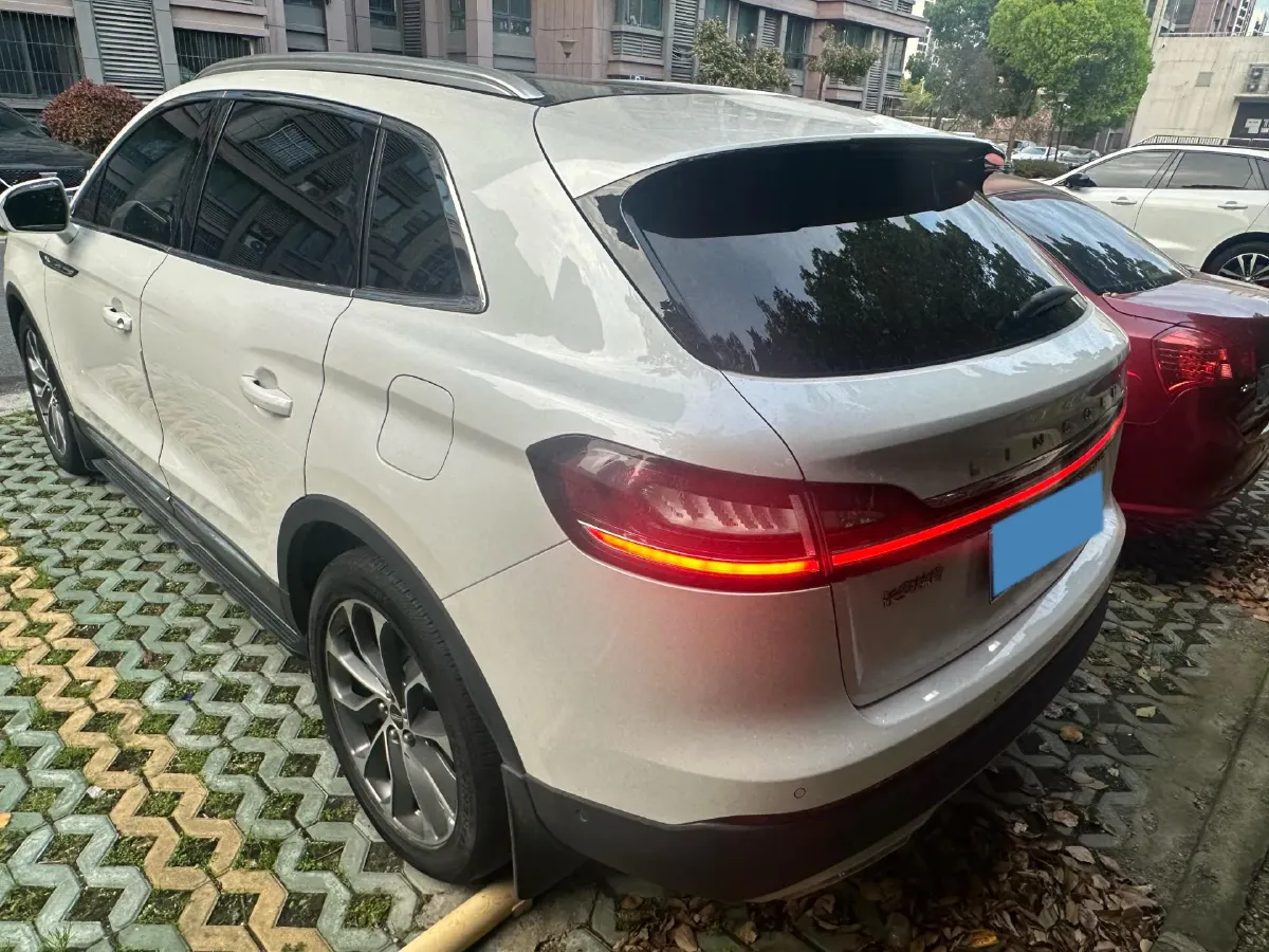 2021 Lincoln Nautilus 2.0T 245HP L4 8AT,autocango,china used car exporter,china ev exporter,chinese used car exporter,chinese used ev exporter