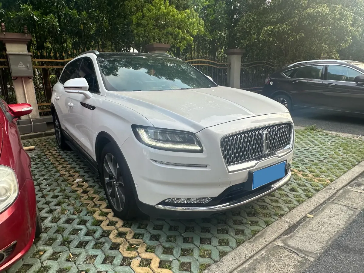 2021 Lincoln Nautilus 2.0T 245HP L4 8AT,autocango,china used car exporter,china ev exporter,chinese used car exporter,chinese used ev exporter