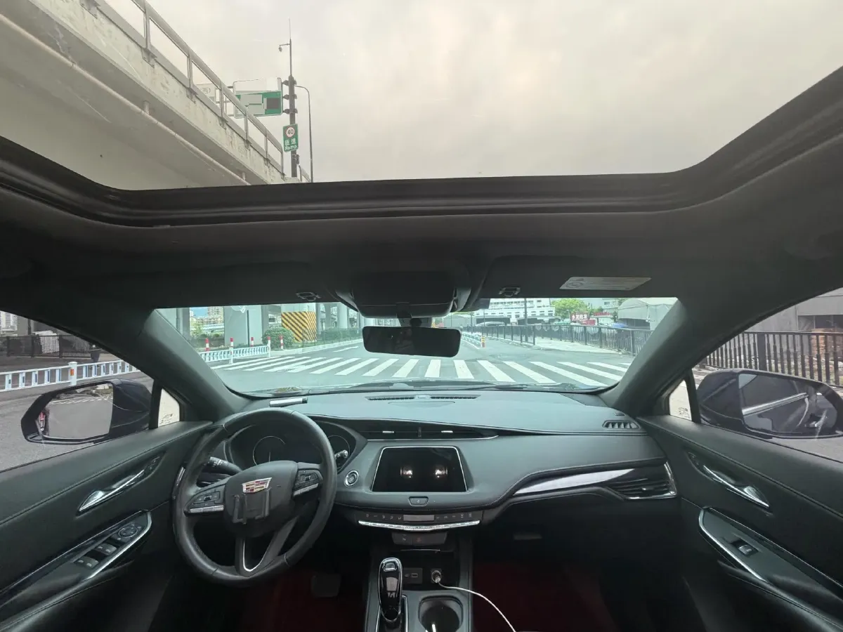 2022 Cadillac XT4 2.0T 237HP L4 9AT,autocango,china used car exporter,china ev exporter,chinese used car exporter,chinese used ev exporter