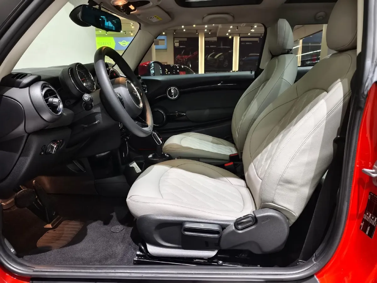 2020 MINI MINI 1.5T 102HP L3 7DCT,autocango,china used car exporter,china ev exporter,chinese used car exporter,chinese used ev exporter