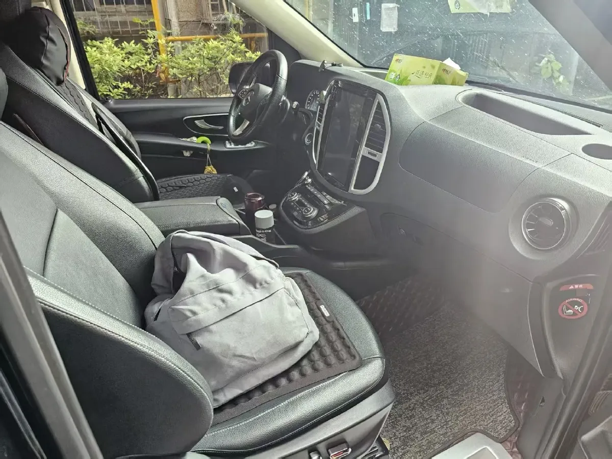 2021 Mercedes-Benz Vito 2.0T 211HP L4 9AT,autocango,china used car exporter,china ev exporter,chinese used car exporter,chinese used ev exporter