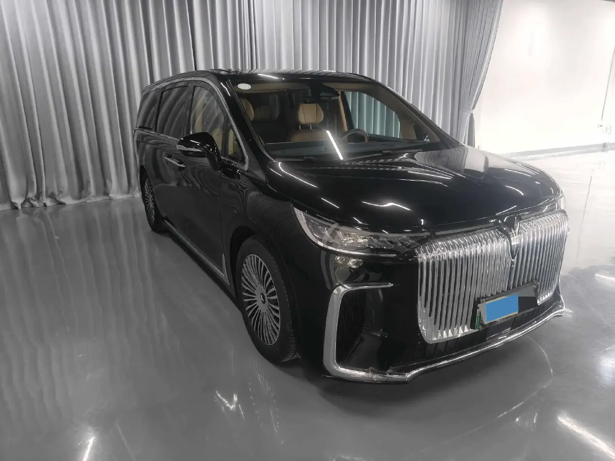 2025 Voyah Dream 1.5T 150HP L4 PHEV 41.7KWH,autocango,china used car exporter,china ev exporter,chinese used car exporter,chinese used ev exporter