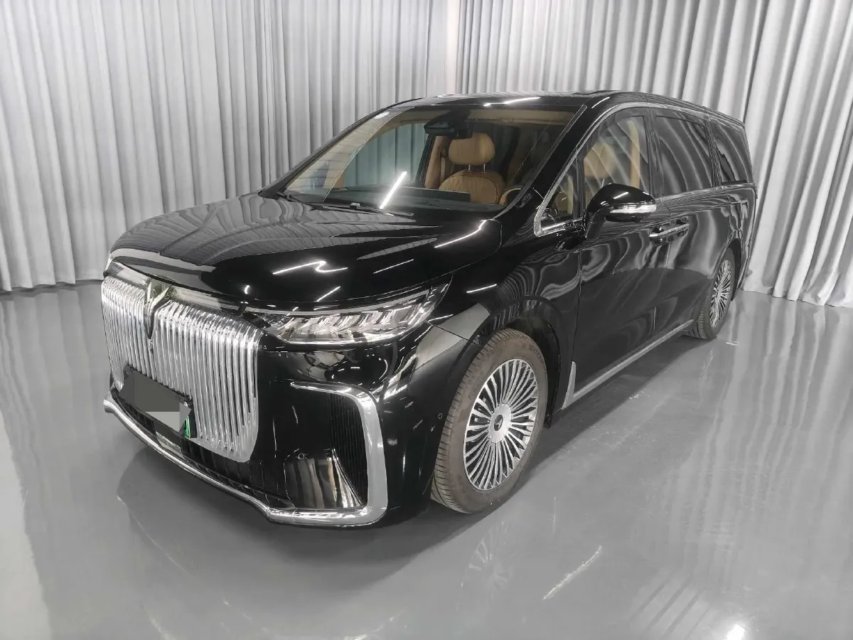 2025 Voyah Dream 1.5T 150HP L4 PHEV 41.7KWH,autocango,china used car exporter,china ev exporter,chinese used car exporter,chinese used ev exporter