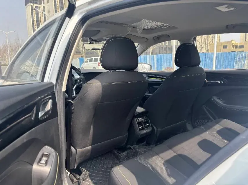 2021 Roewe i5 1.5L 120HP L4 CVT,autocango,china used car exporter,china ev exporter,chinese used car exporter,chinese used ev exporter