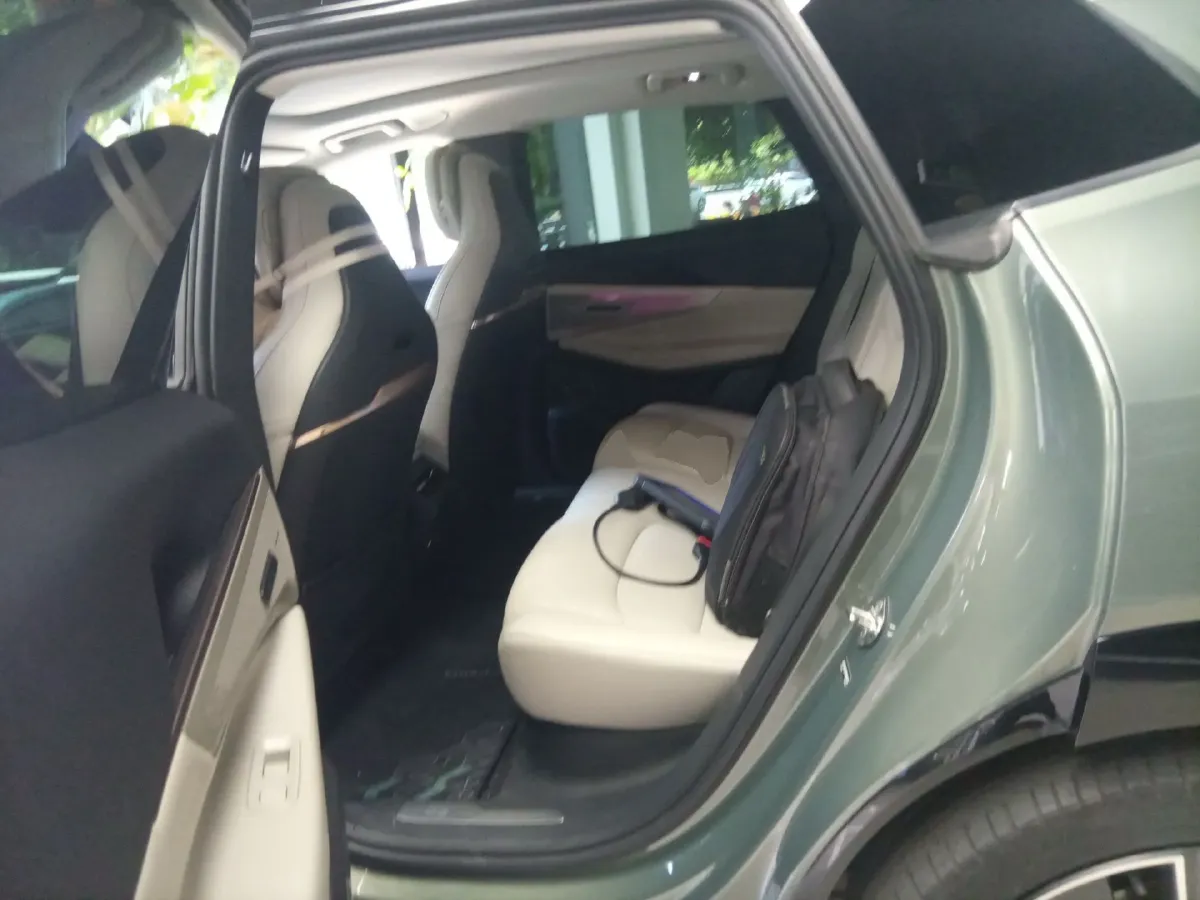 2023 LYNK&CO 08 EM-P 1.5T 163HP L4 3DHT PHEV 39.6KWH,autocango,china used car exporter,china ev exporter,chinese used car exporter,chinese used ev exporter