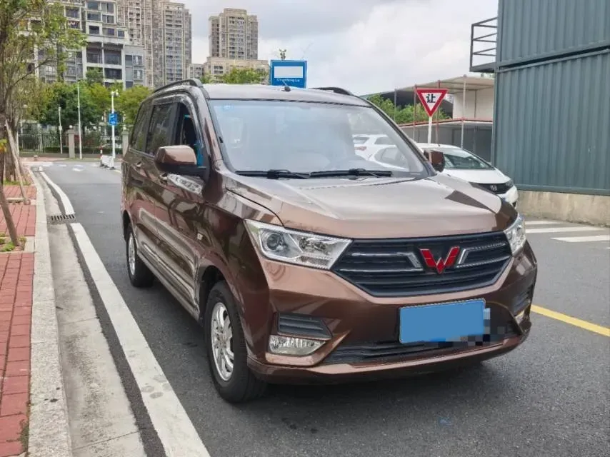 2021 WuLing HongGuang 1.5L 99HP L4 6MT,autocango,china used car exporter,china ev exporter,chinese used car exporter,chinese used ev exporter
