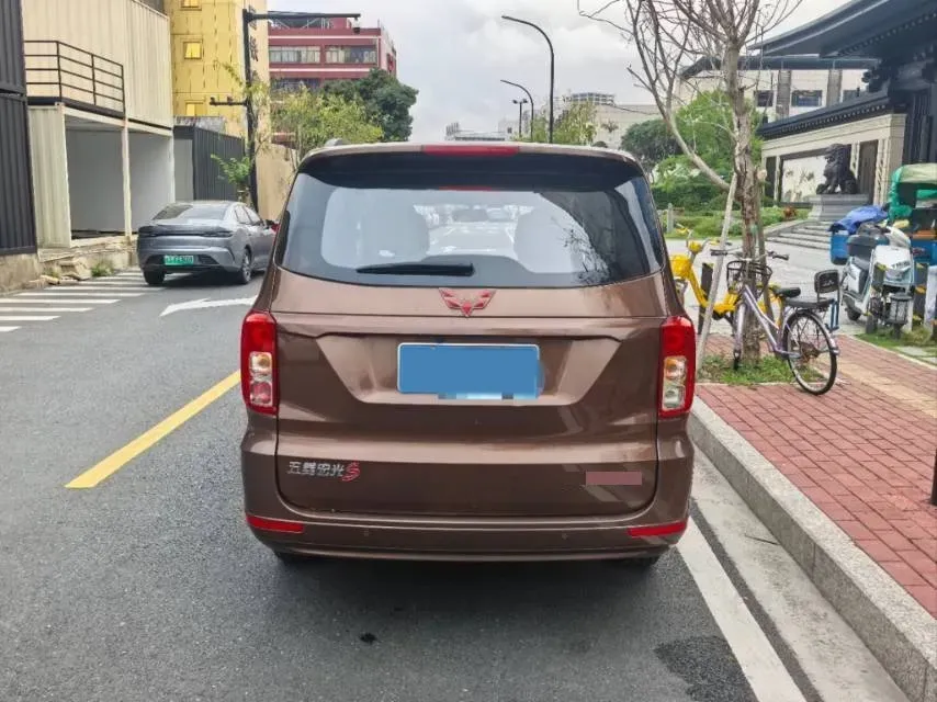 2021 WuLing HongGuang 1.5L 99HP L4 6MT,autocango,china used car exporter,china ev exporter,chinese used car exporter,chinese used ev exporter