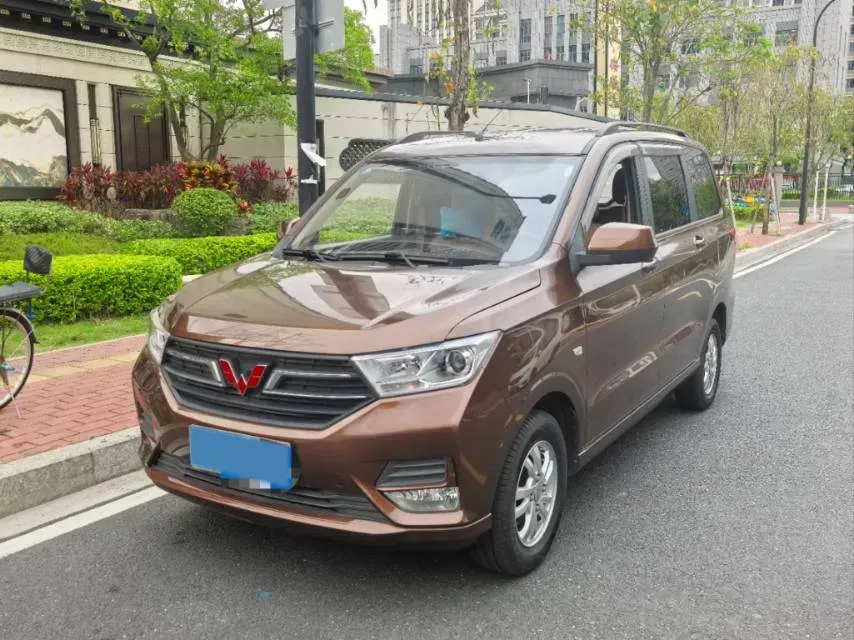 2021 WuLing HongGuang 1.5L 99HP L4 6MT,autocango,china used car exporter,china ev exporter,chinese used car exporter,chinese used ev exporter