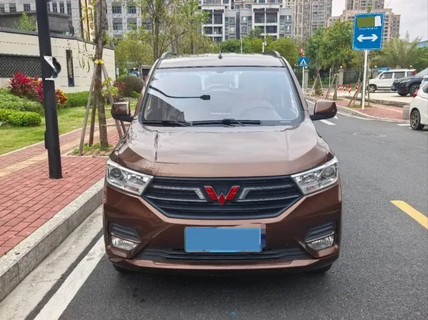 2021 WuLing HongGuang 1.5L 99HP L4 6MT,autocango,china used car exporter,china ev exporter,chinese used car exporter,chinese used ev exporter