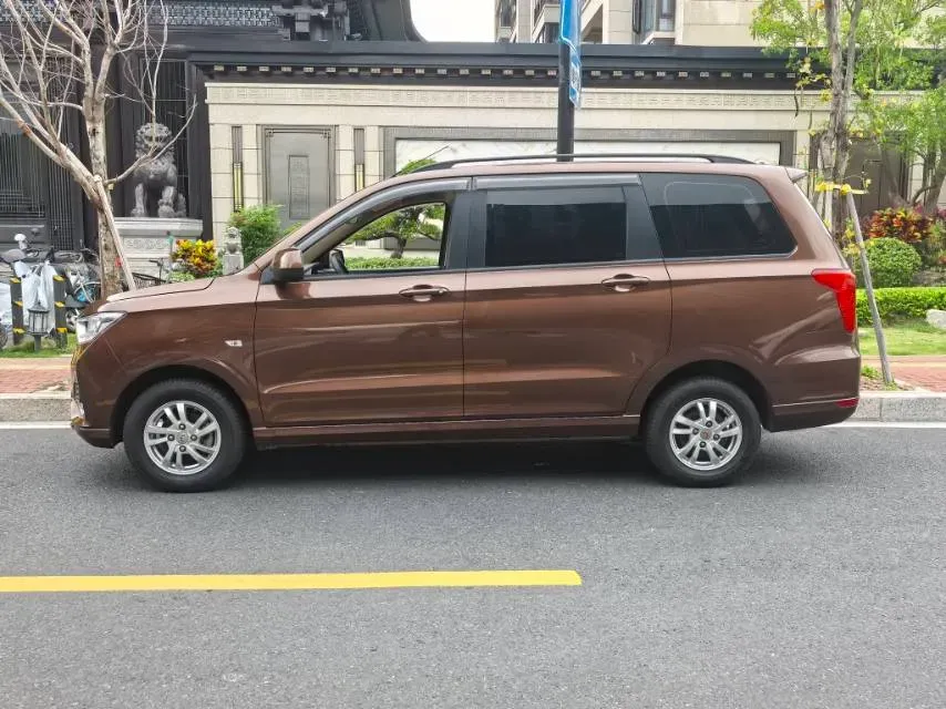2021 WuLing HongGuang 1.5L 99HP L4 6MT,autocango,china used car exporter,china ev exporter,chinese used car exporter,chinese used ev exporter