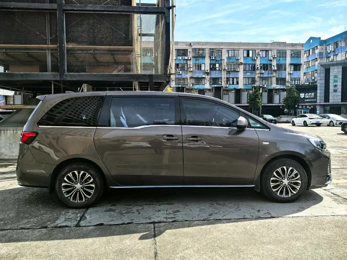 2023 Buick GL8 2.0T 237HP L4 9AT,autocango,china used car exporter,china ev exporter,chinese used car exporter,chinese used ev exporter