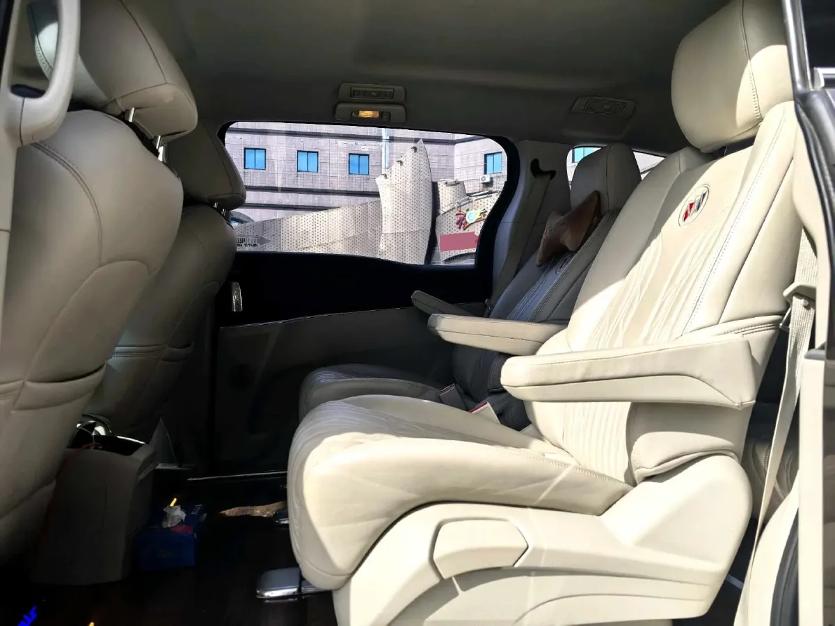 2023 Buick GL8 2.0T 237HP L4 9AT,autocango,china used car exporter,china ev exporter,chinese used car exporter,chinese used ev exporter