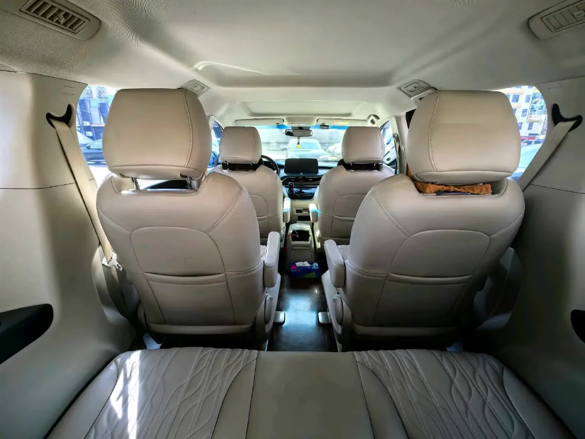 2023 Buick GL8 2.0T 237HP L4 9AT,autocango,china used car exporter,china ev exporter,chinese used car exporter,chinese used ev exporter