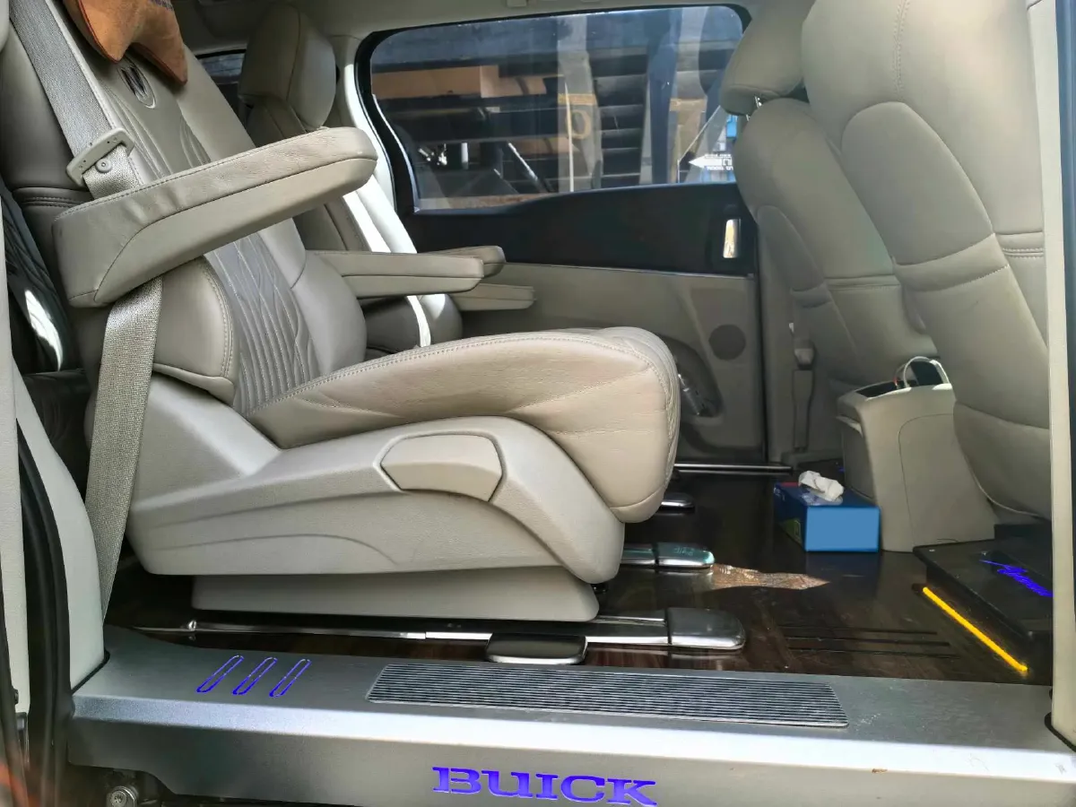 2023 Buick GL8 2.0T 237HP L4 9AT,autocango,china used car exporter,china ev exporter,chinese used car exporter,chinese used ev exporter