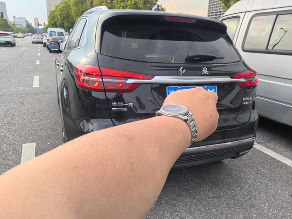 2022 HongQi HS5 2.0T 224HP L4 6AT,autocango,china used car exporter,china ev exporter,chinese used car exporter,chinese used ev exporter