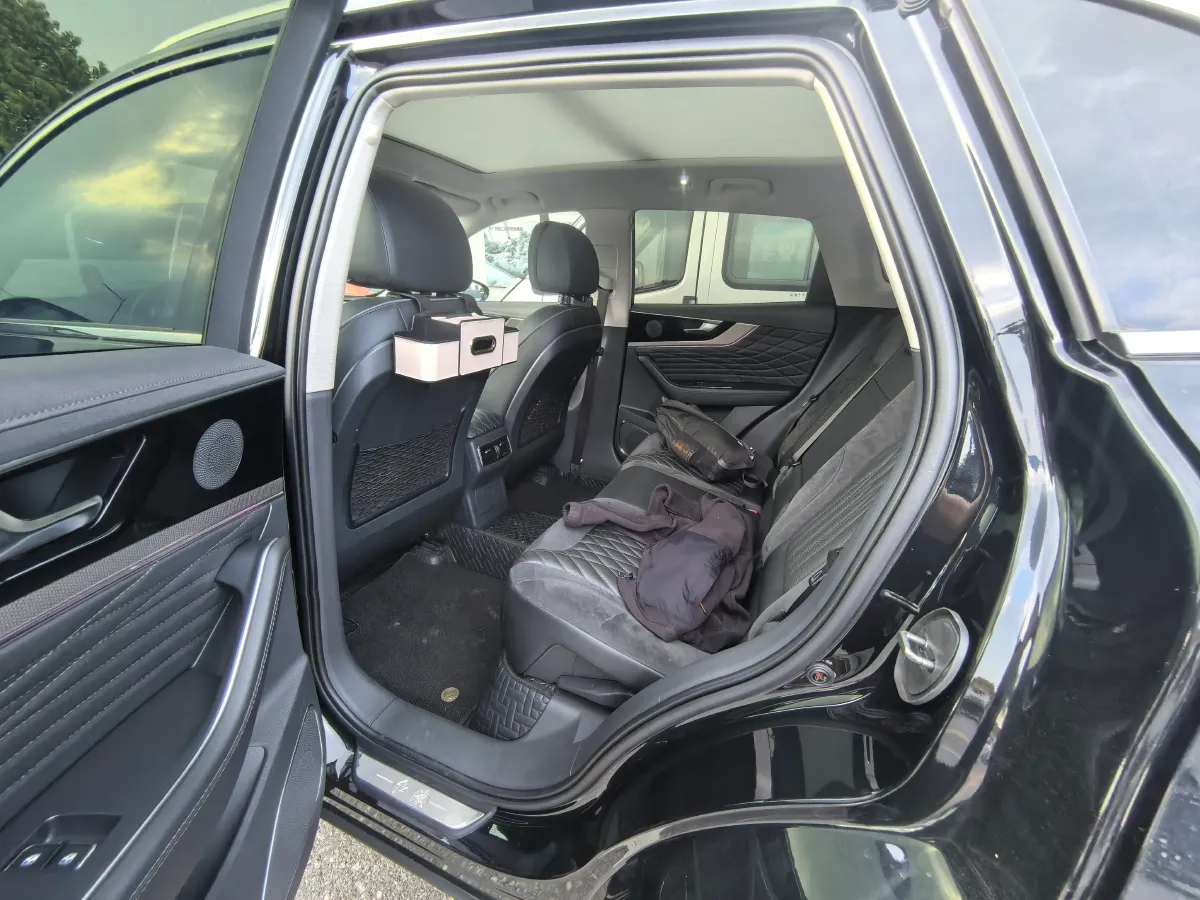 2022 HongQi HS5 2.0T 224HP L4 6AT,autocango,china used car exporter,china ev exporter,chinese used car exporter,chinese used ev exporter