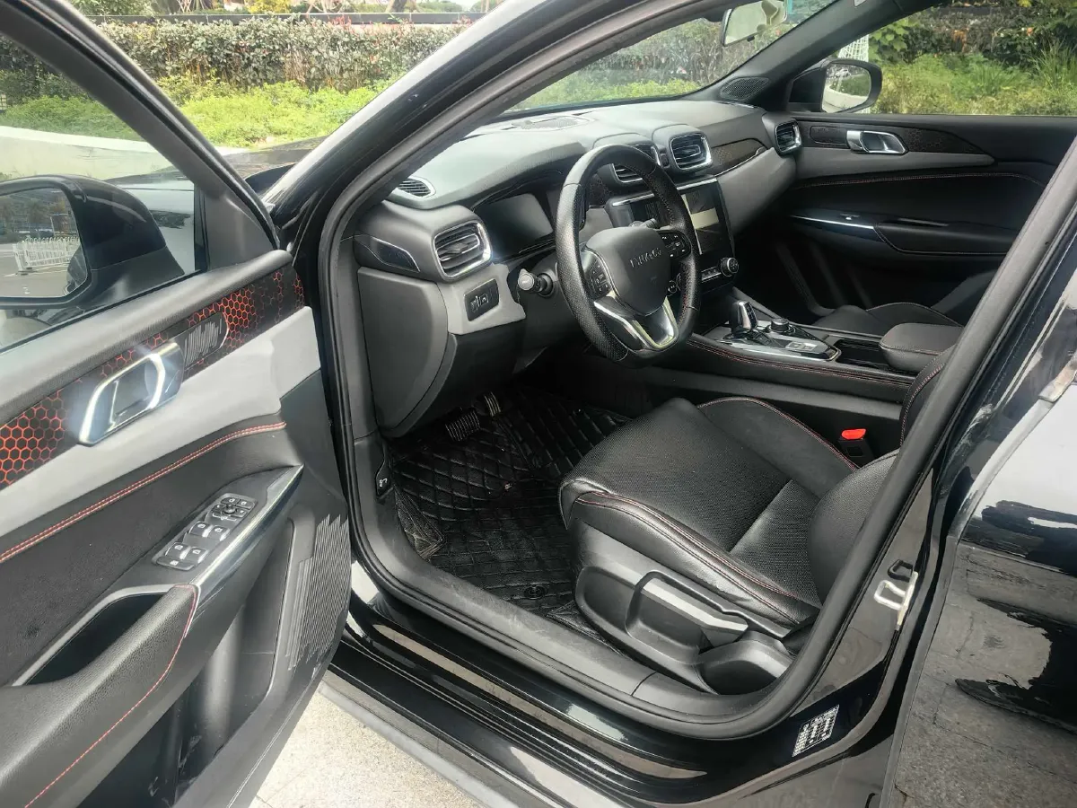 2019 Qoros 5 1.6T 197HP L4 7DCT,autocango,china used car exporter,china ev exporter,chinese used car exporter,chinese used ev exporter