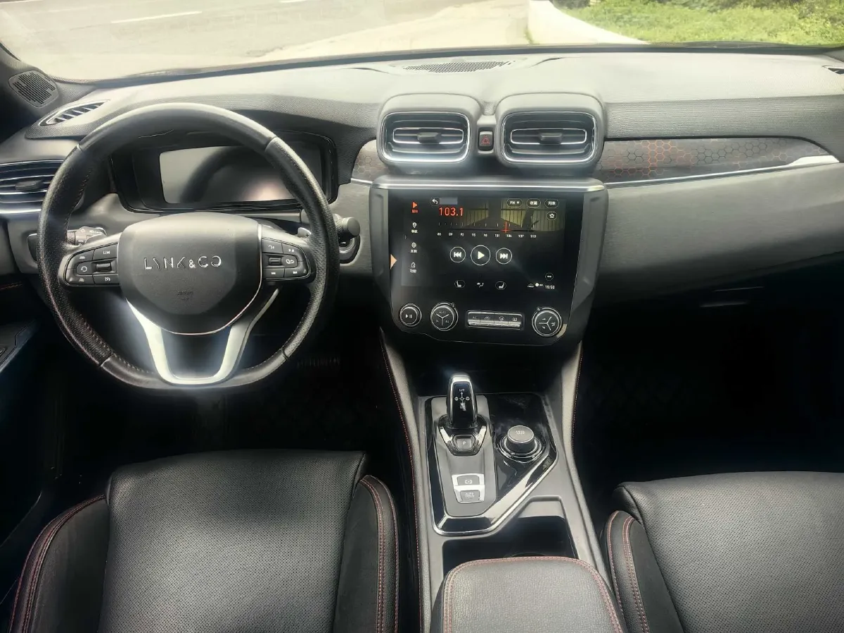 2019 Qoros 5 1.6T 197HP L4 7DCT,autocango,china used car exporter,china ev exporter,chinese used car exporter,chinese used ev exporter