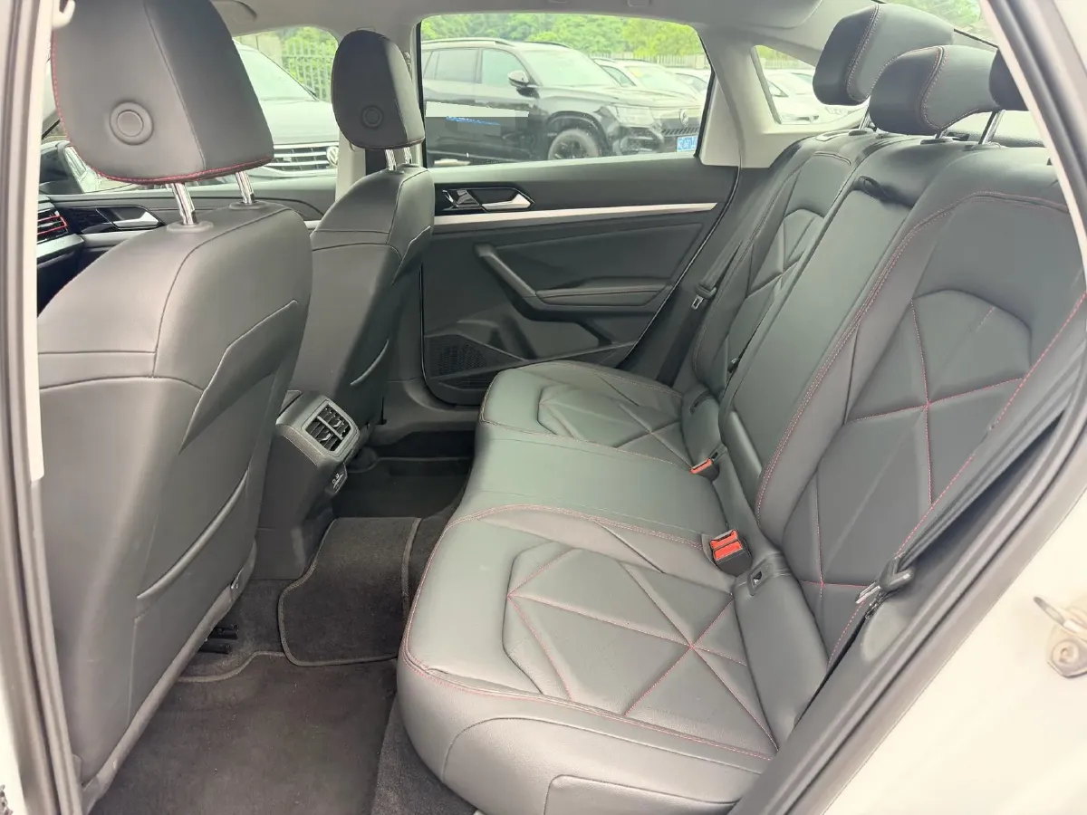 2024 Volkswagen Lavida 1.5T 160HP L4 7DCT,autocango,china used car exporter,china ev exporter,chinese used car exporter,chinese used ev exporter