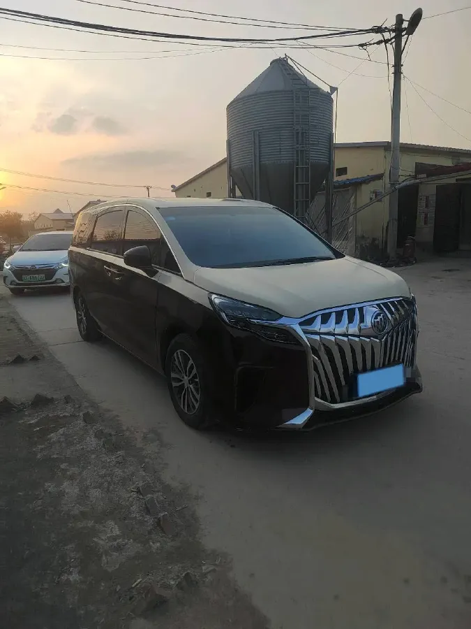 2022 Buick GL8 2.0T 237HP L4 9AT,autocango,china used car exporter,china ev exporter,chinese used car exporter,chinese used ev exporter