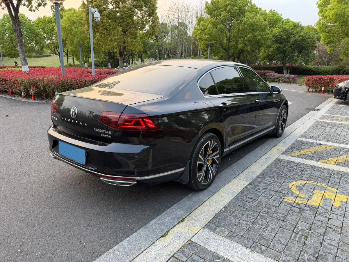 2018 Volkswagen Magotan 1.8T 180HP L4 7DCT,autocango,china used car exporter,china ev exporter,chinese used car exporter,chinese used ev exporter