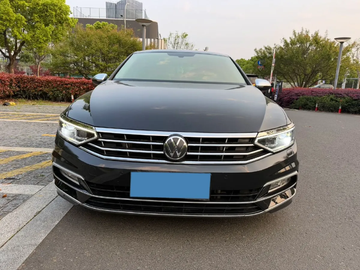 2018 Volkswagen Magotan 1.8T 180HP L4 7DCT,autocango,china used car exporter,china ev exporter,chinese used car exporter,chinese used ev exporter
