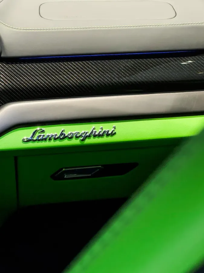 2023 Lamborghini Urus 4.0T 641HP V8 8AT,autocango,china used car exporter,china ev exporter,chinese used car exporter,chinese used ev exporter