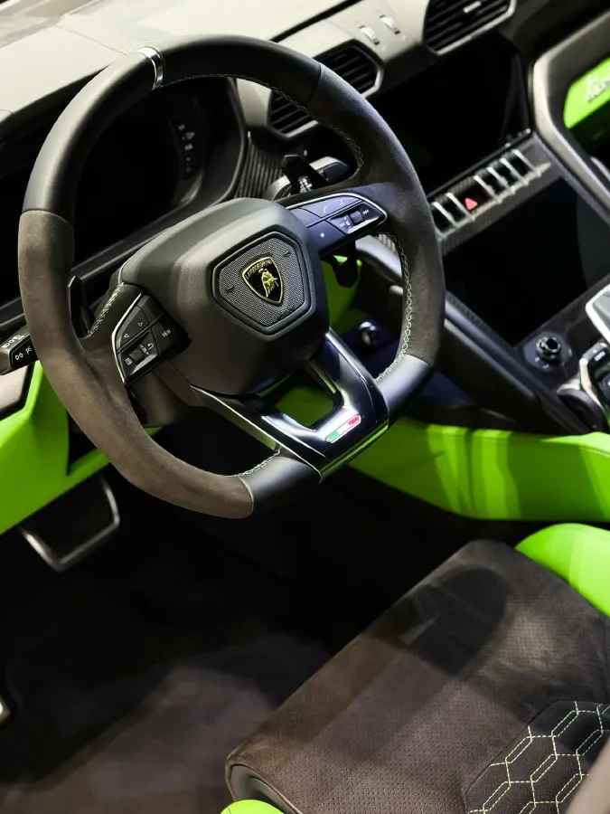 2023 Lamborghini Urus 4.0T 641HP V8 8AT,autocango,china used car exporter,china ev exporter,chinese used car exporter,chinese used ev exporter