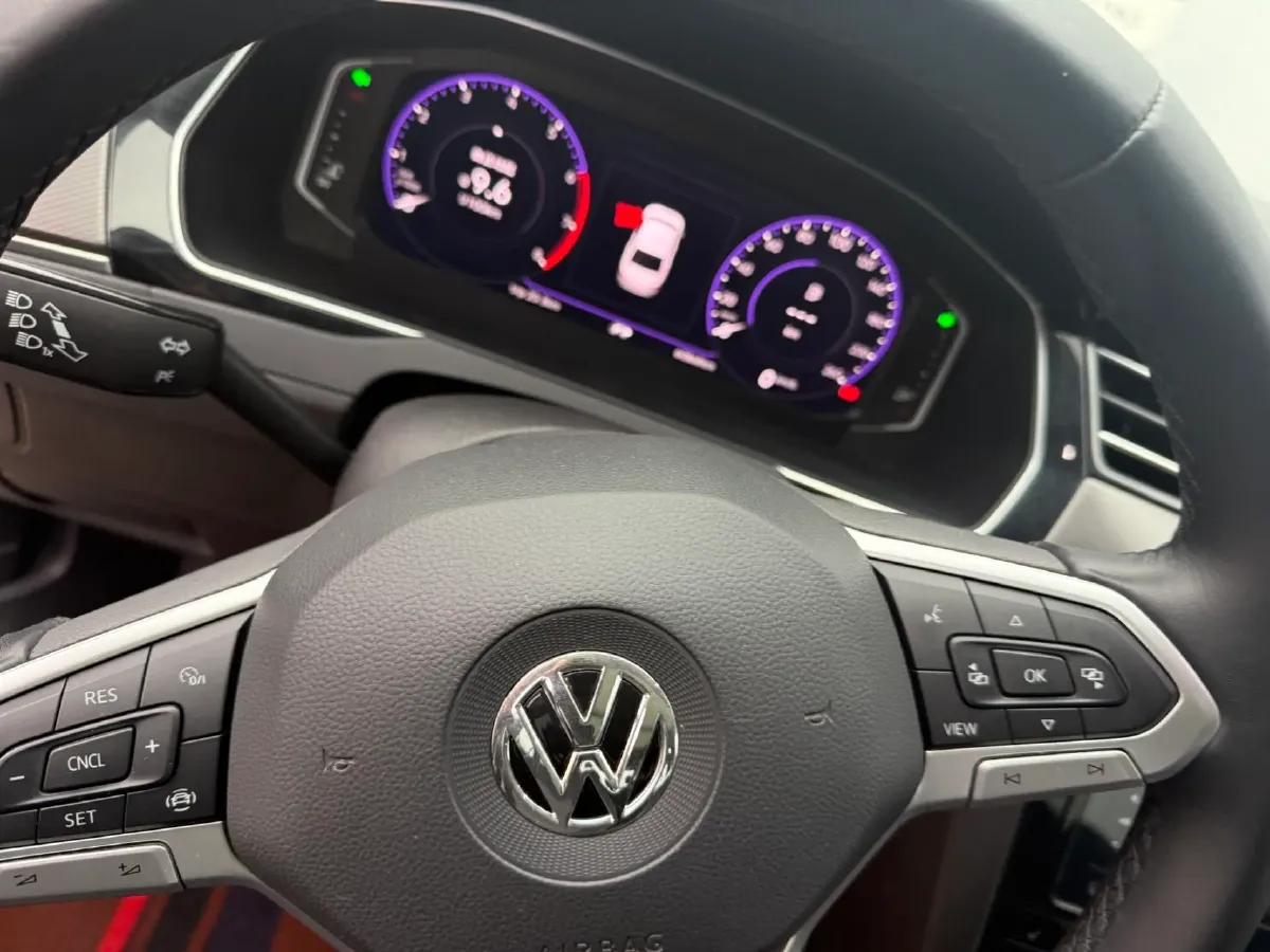 2020 Volkswagen Magotan 2.0T 186HP L4 7DCT,autocango,china used car exporter,china ev exporter,chinese used car exporter,chinese used ev exporter