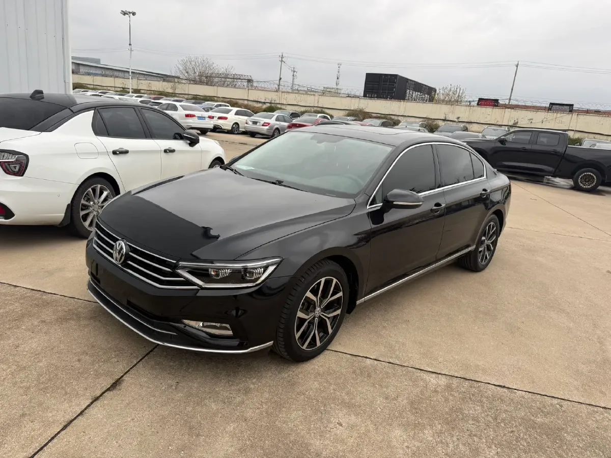 2020 Volkswagen Magotan 2.0T 186HP L4 7DCT,autocango,china used car exporter,china ev exporter,chinese used car exporter,chinese used ev exporter