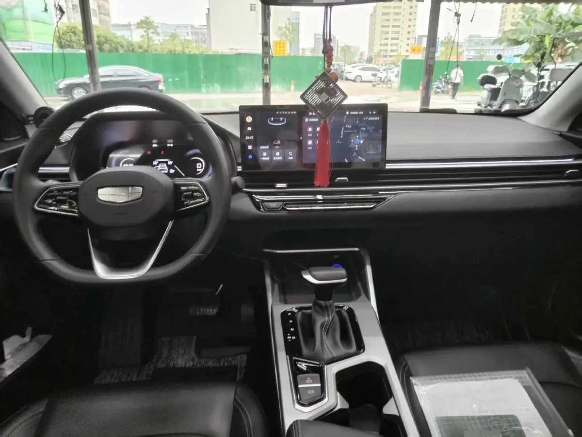 2025 Geely Emgrand 1.5L 127HP L4 CVT,autocango,china used car exporter,china ev exporter,chinese used car exporter,chinese used ev exporter